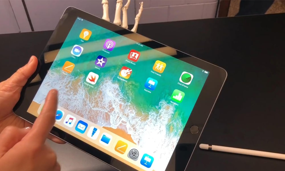 iPad 9.7 inch Gen 6 2018 32GB Wifi 99% đẹp như mới, có trả góp sẵn hàng